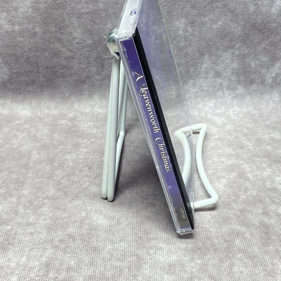 A Leavenworth Christmas CD By Lisa Sanchez & Mireya Sanchez Washington State - Picture 2 of 6